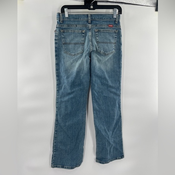 Wrangler relaxed seat & thigh blue jeans size 16R - Picture 2 of 9